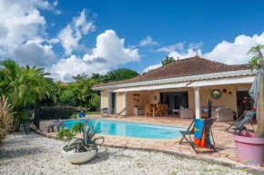 Villa Bleue, piscine, vue mer